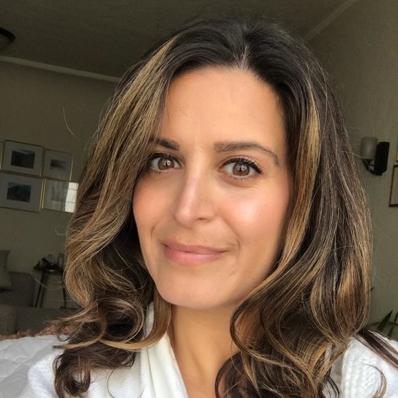 Meet your Posher, Alicia - Picture 2 of 2